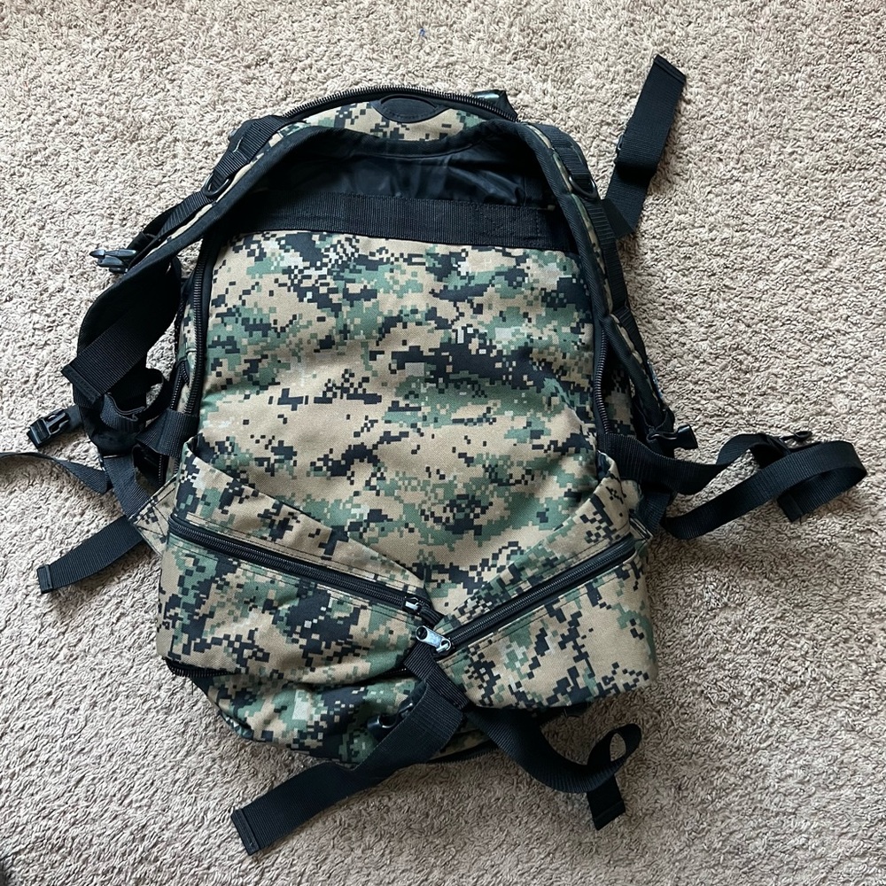 Tactical Backpack - Picture 2 of 5